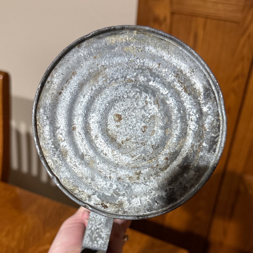 Vintage Metal Oil Can - Picture 6 of 11